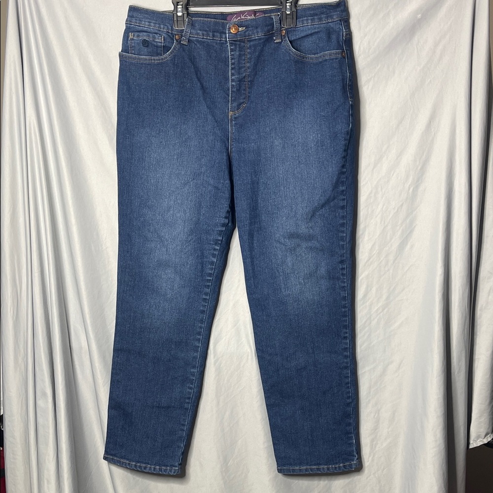 Gloria Vanderbilt Women's Straight Leg Jeans in Classic Blue